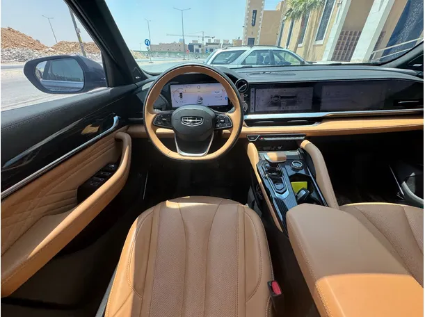 Car image 16