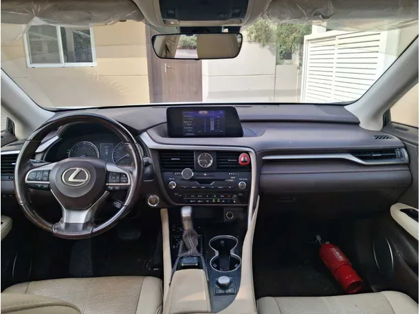 Car image 15