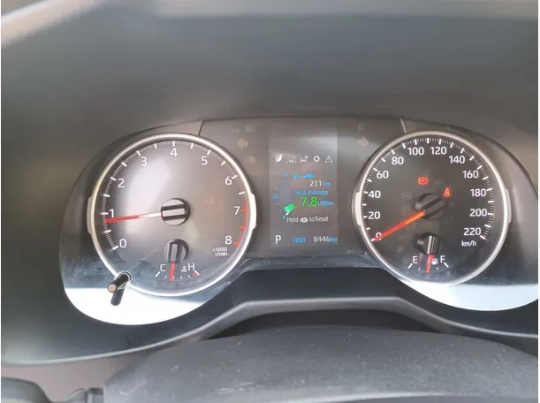 Car image 18