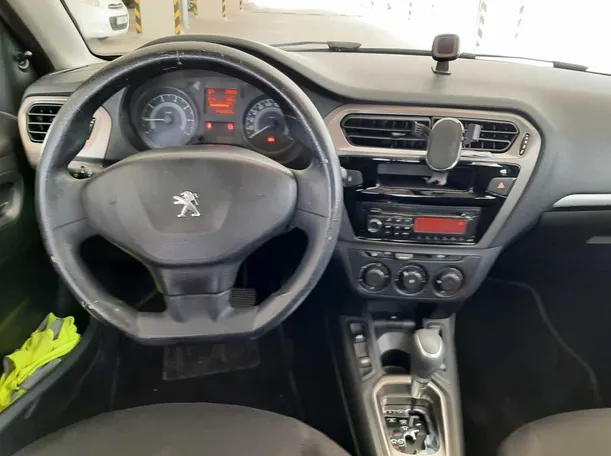 Car image 16