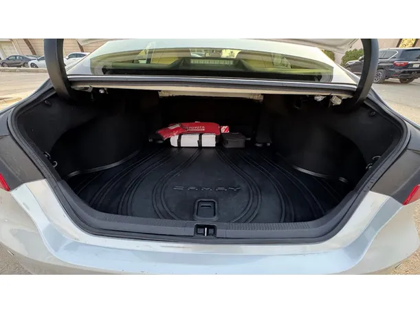 Car image 24