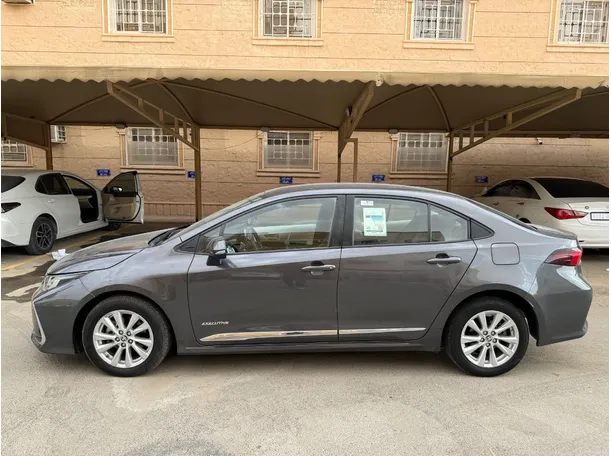 Car image 8