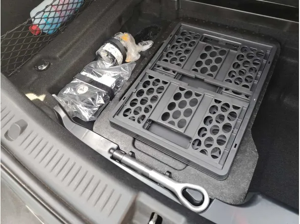 Car image 33