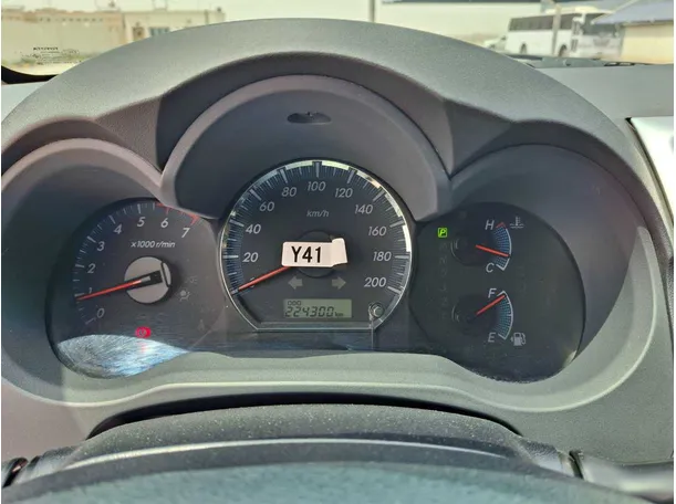 Car image 18