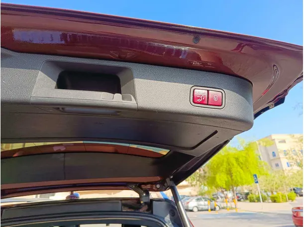 Car image 40