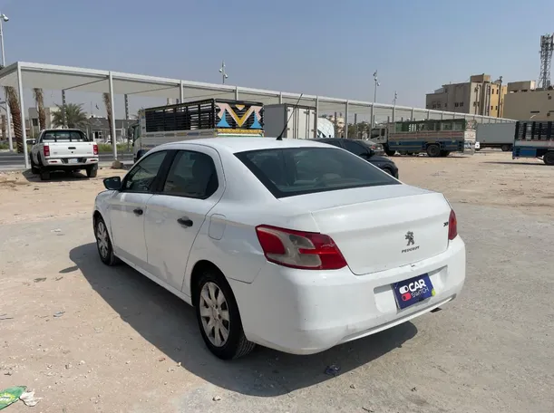 Car image 7