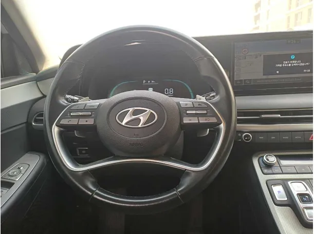 Car image 15