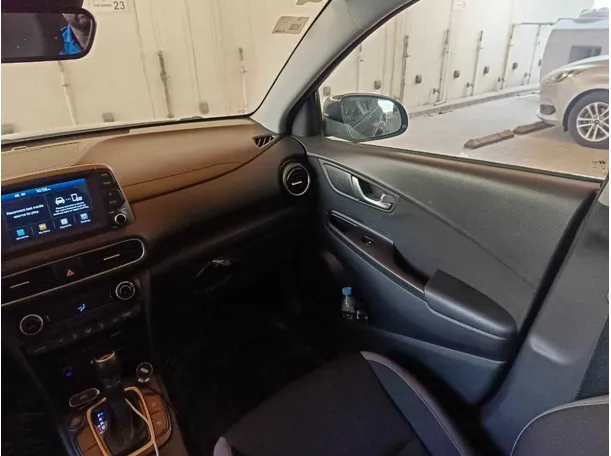 Car image 28
