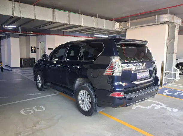 Car image 7