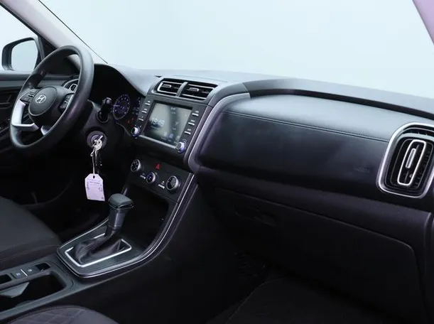 Car image 10