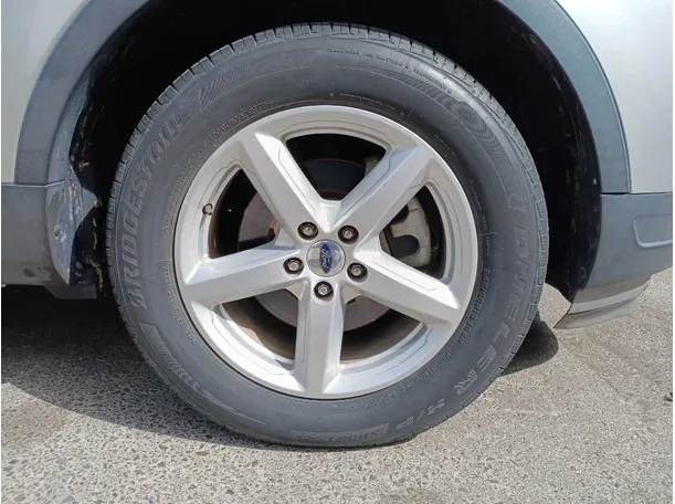 Car image 9