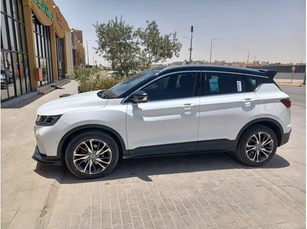 Car image 8