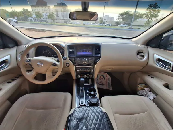 Car image 15