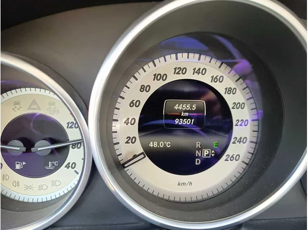 Car image 27