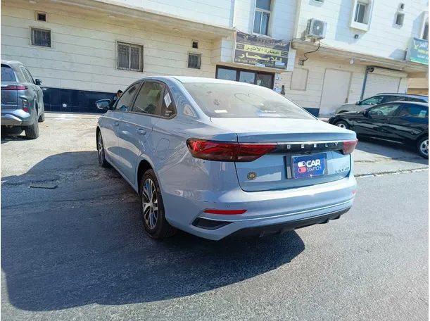 Car image 7