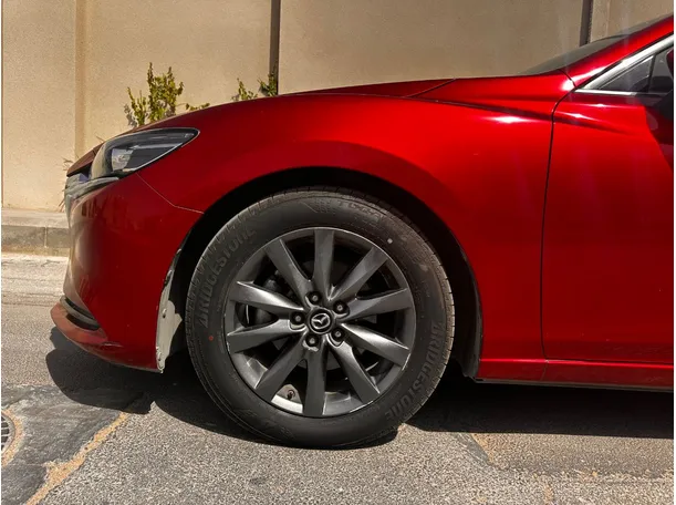Car image 9