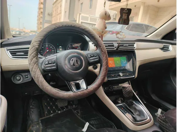 Car image 28
