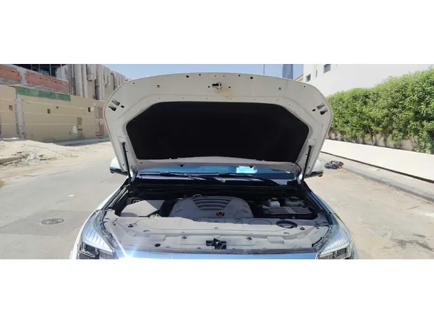 Car image 32