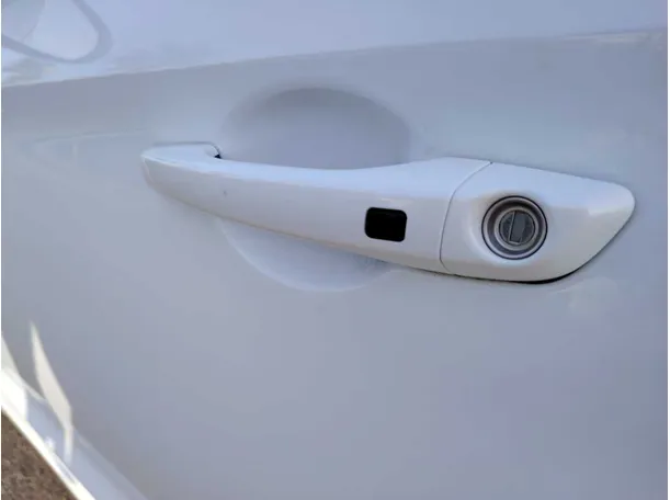 Car image 29