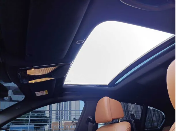 Car image 23