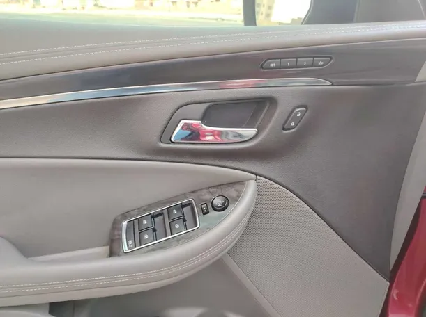 Car image 32