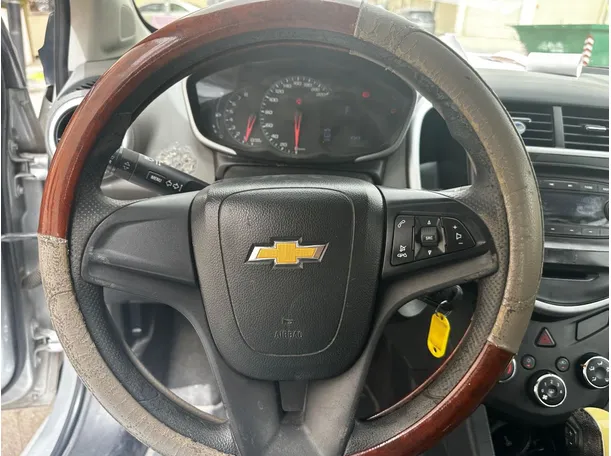 Car image 17