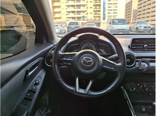 Car image 17