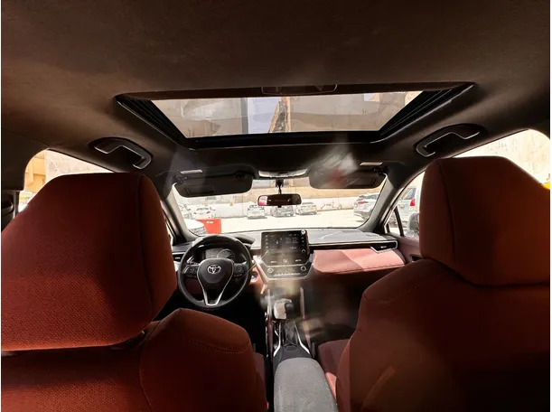Car image 16
