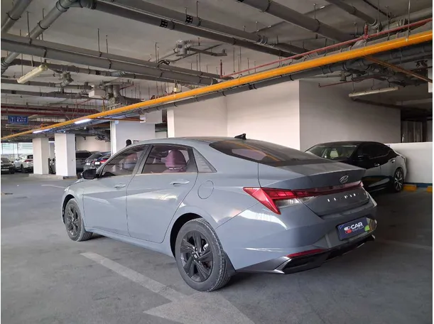 Car image 7