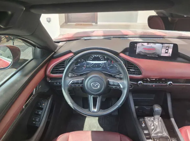 Car image 14