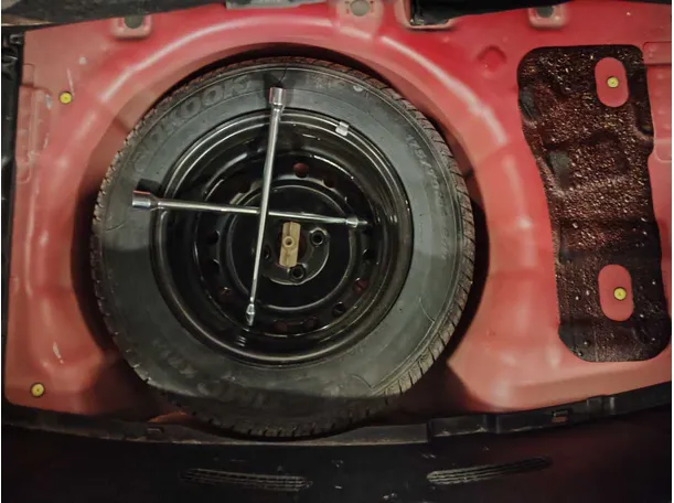 Car image 25