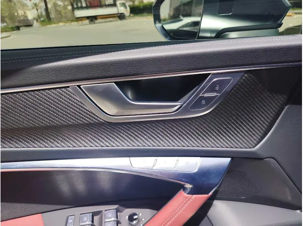 Car image 34