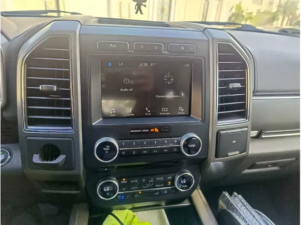 Car image 22