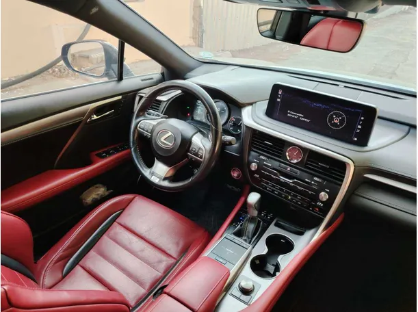 Car image 32