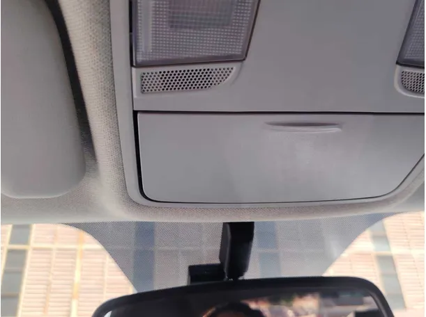 Car image 23