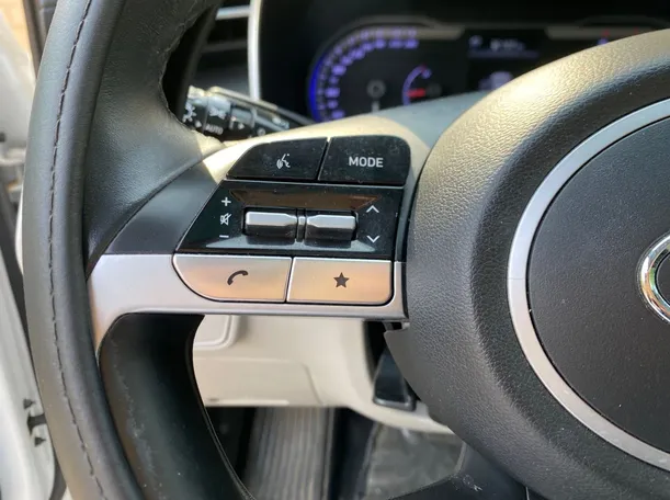 Car image 23