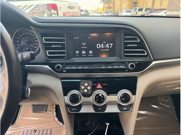 Car image 17