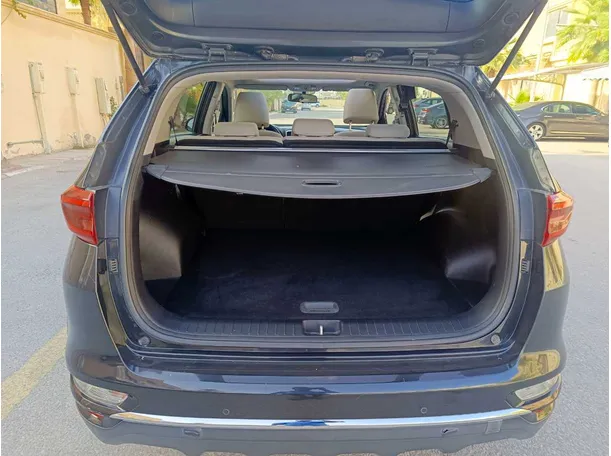 Car image 27