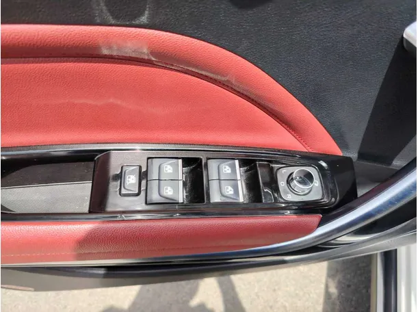 Car image 40