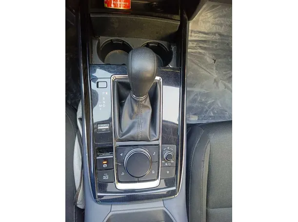 Car image 19