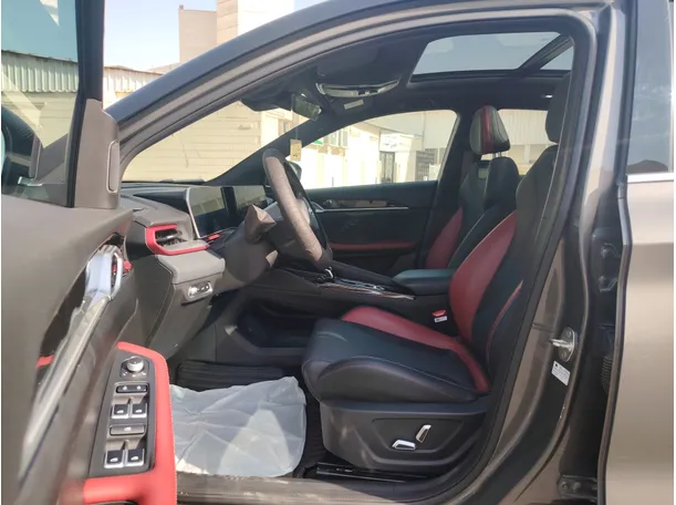 Car image 11