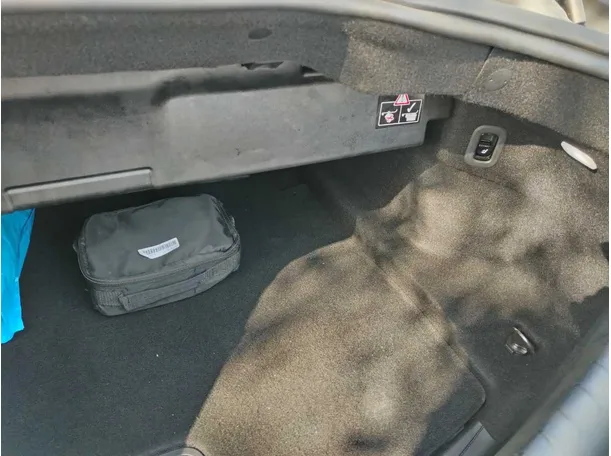 Car image 34