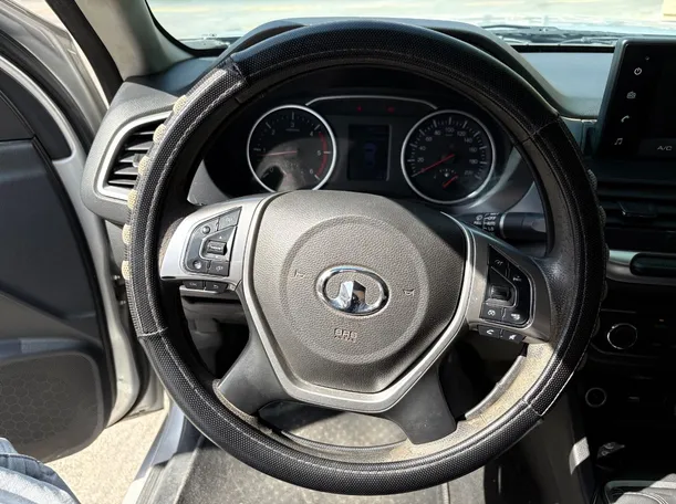 Car image 23