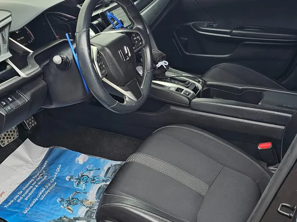 Car image 5