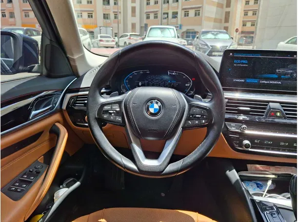 Car image 17