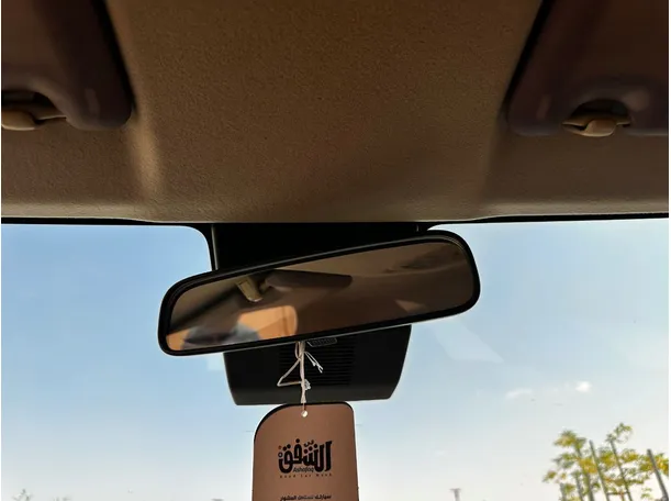 Car image 24