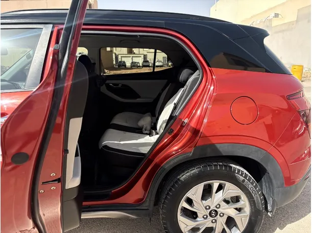 Car image 15