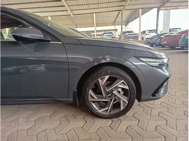 Car image 8