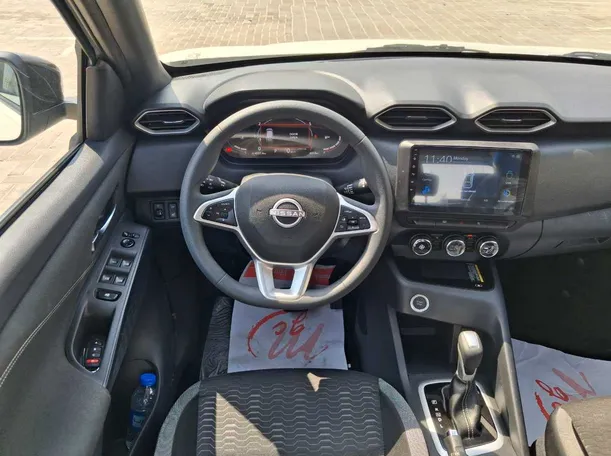 Car image 18