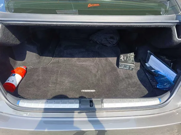 Car image 36